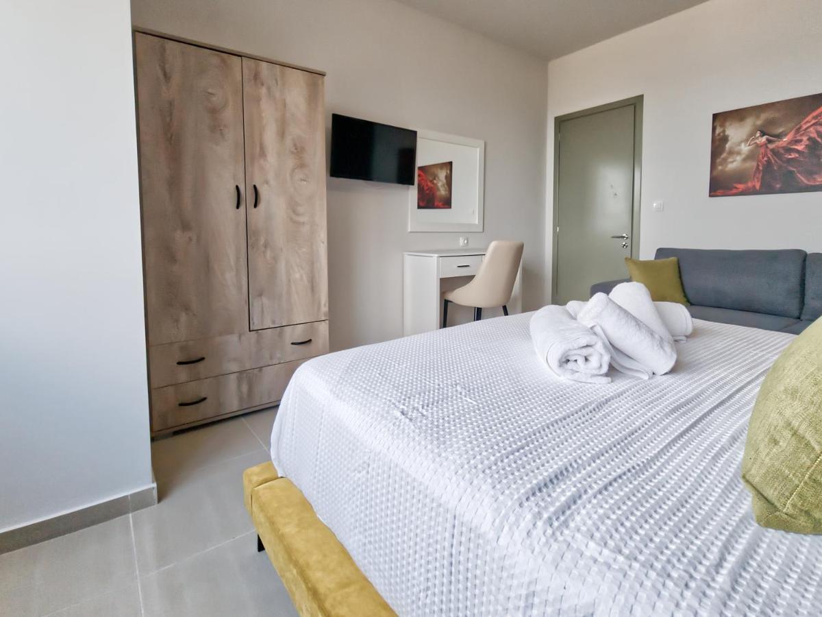 Epipleon Luxury Suites - 107 - Διαμέρισμα 85Τμ - Θέα Στη Θάλασσα นาฟปาคตอส ภายนอก รูปภาพ